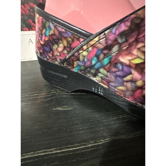 Dansko Clogs size 40 Chunky Yarn Sweater Knit Print - Picture 9 of 10